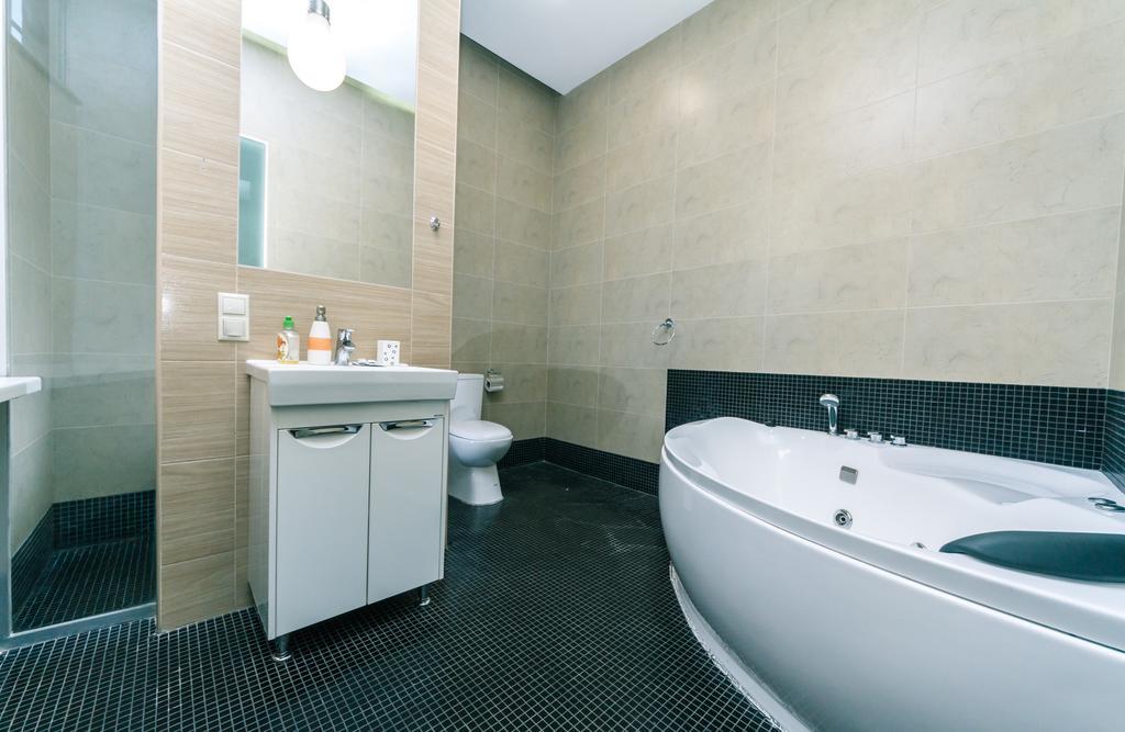 Kreschatik 21 With Terrace 2Br Kiev Exterior foto